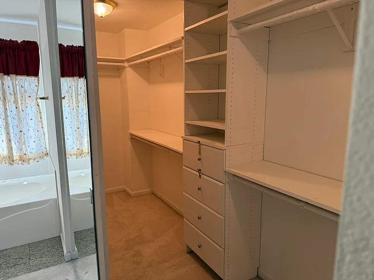 5049 Pine Lake Ct — Photo 10