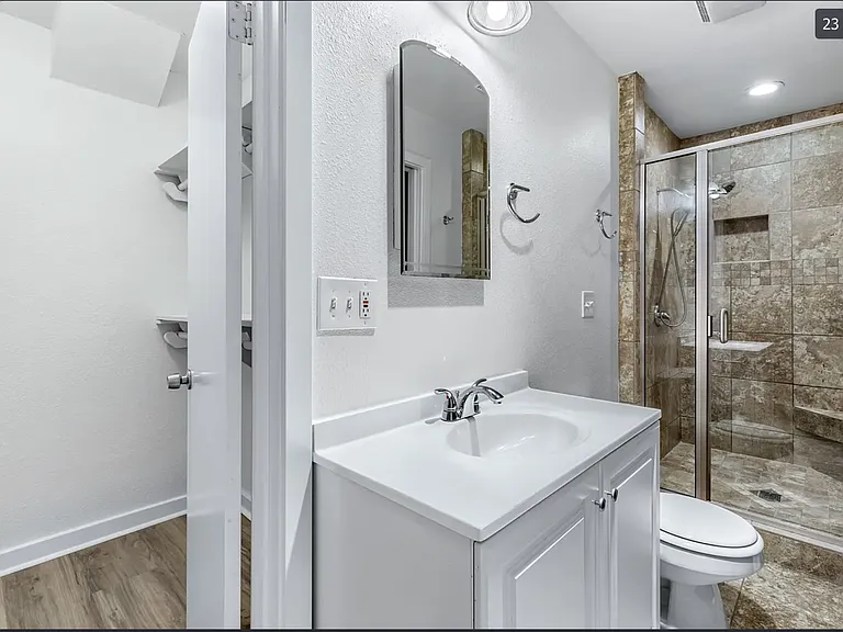 912 Warfield Way — Photo 11