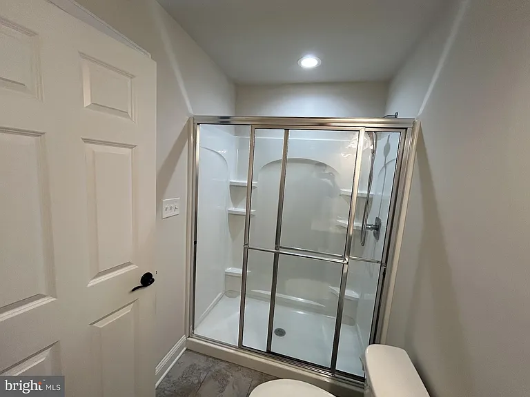 512 Lewis St — Photo 53