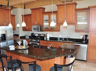 5228 Apo Dr, Honolulu, HI 96821