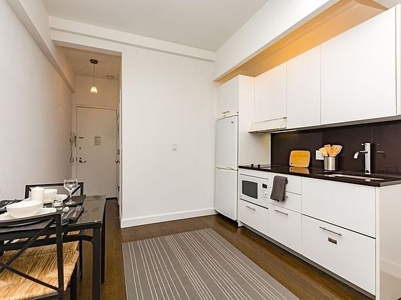 4th image of 212 W 91st St APT 639