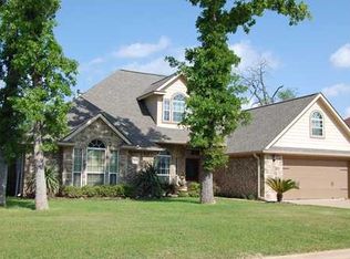 3800 Williams Trace Dr, Bryan, TX 77808