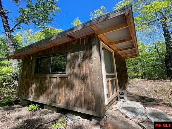 2nd image of 435 Zone Ridge Ln