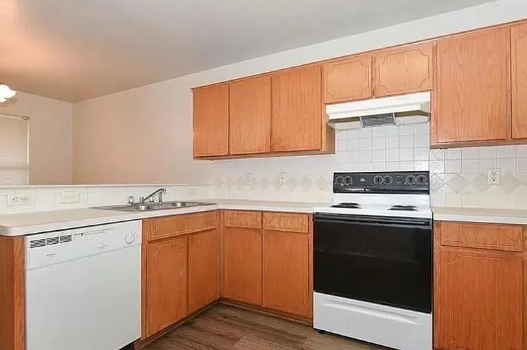 3309 Toledo Dr #D — Photo 2