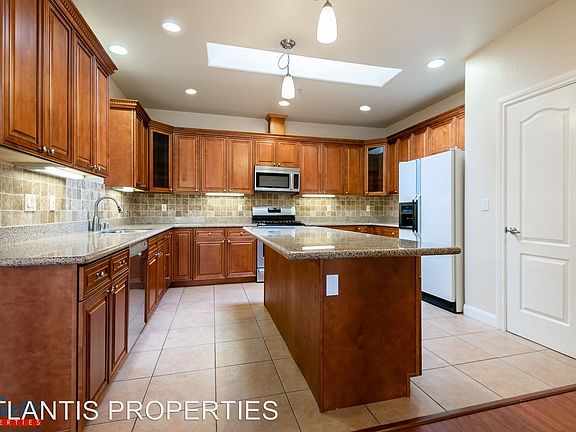 2nd image of 659 S 8th St Unit 201