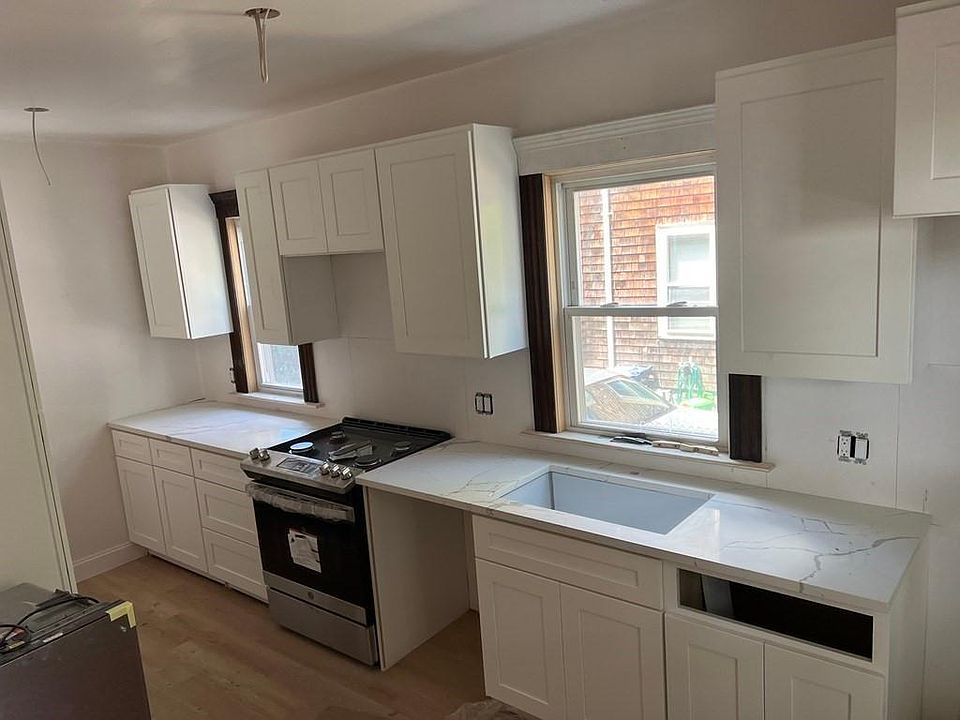 2nd image of 81 Carruth St #1