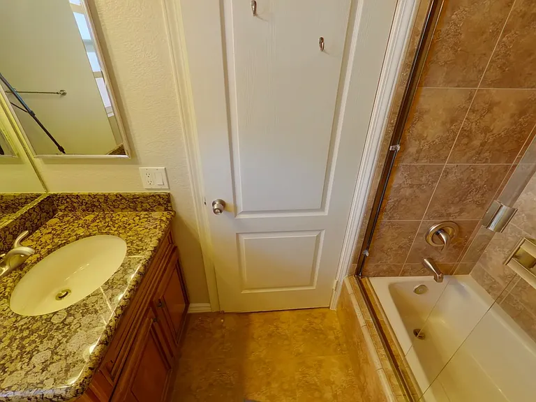 1940 Maple Ave #101 — Photo 11