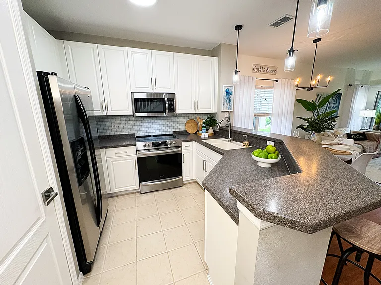 1380 Weeping Willow Ct #1380 — Photo 5