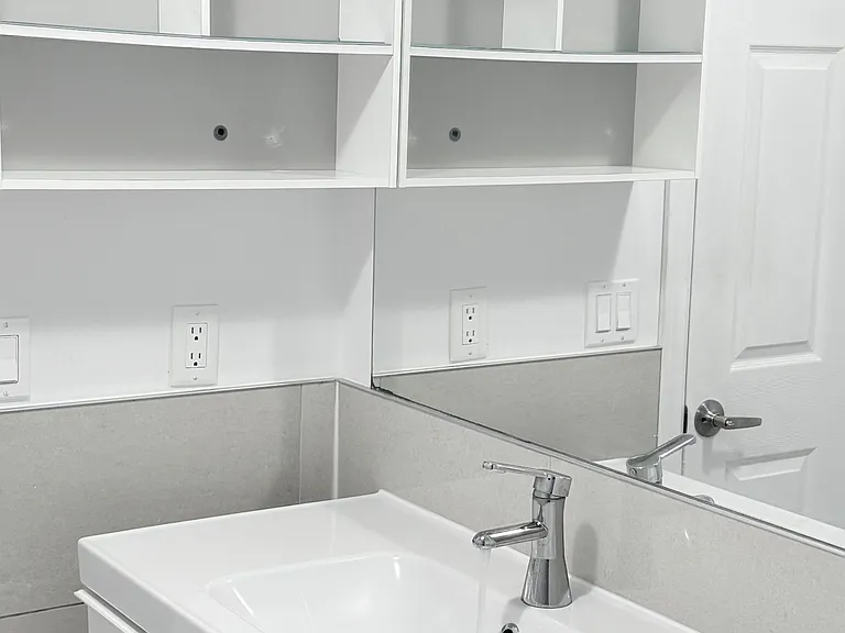 20 Hyacinth St #BASEMENT — Photo 17