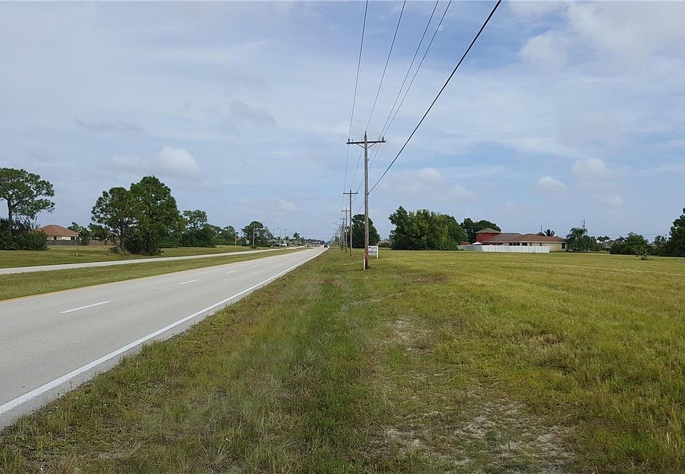 2nd image of 1335 Chiquita Blvd N
