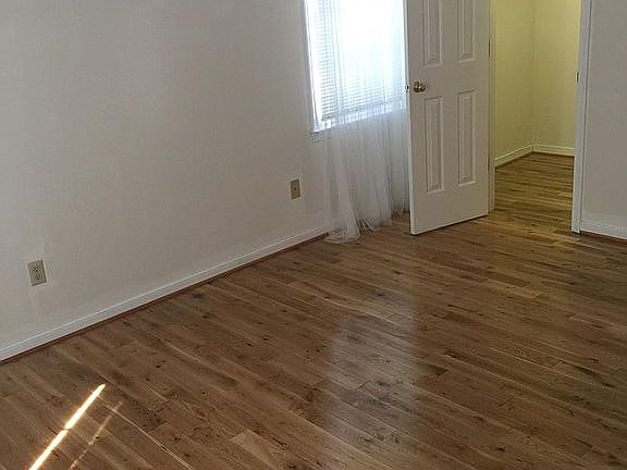 5-Master with HUGE walk-in closet
