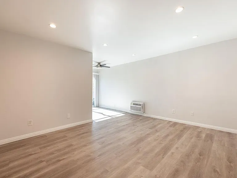 14417 Tiara St #103 — Photo 27