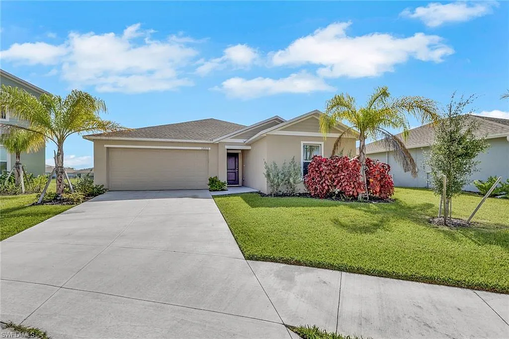 4 bed, 2.0 bath, 1800 sqft, $2,350 — Photo 1