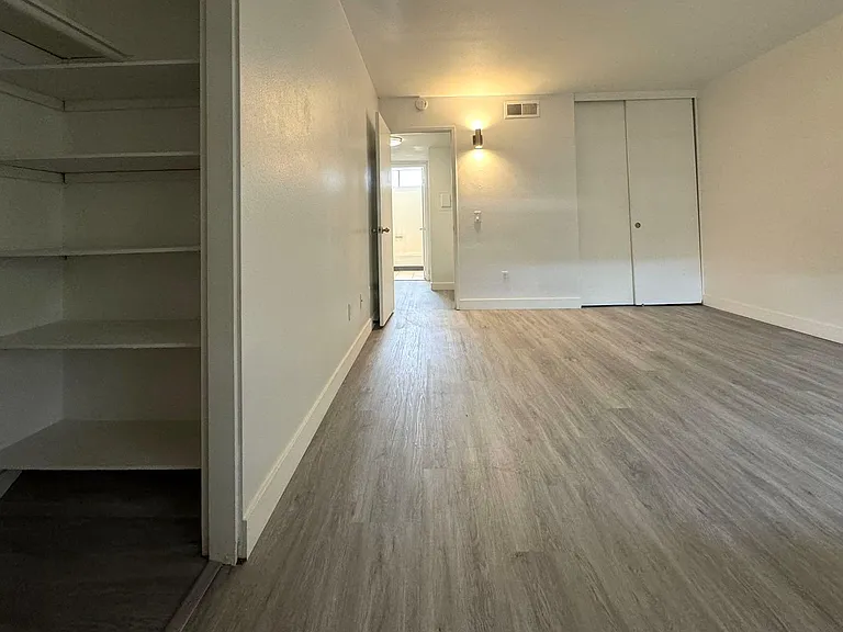 12176 Carnation Ln — Photo 6