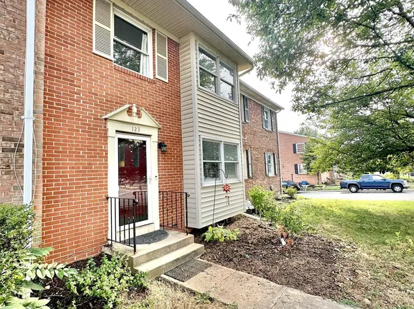 123 Davis Ave SW, Leesburg, VA 20175