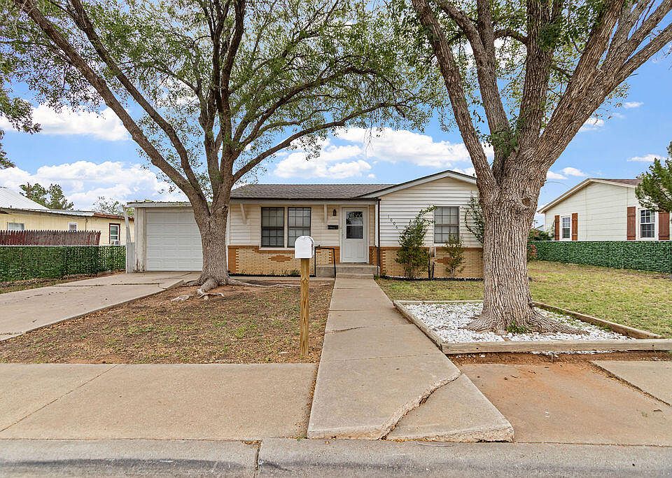 1st image of 1006 NW 1st Pl
