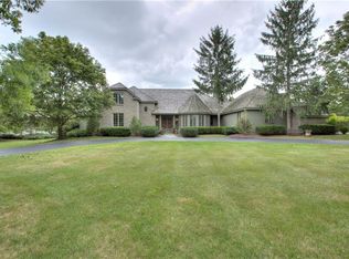 8423 Hobnail Rd, Manlius, NY 13104