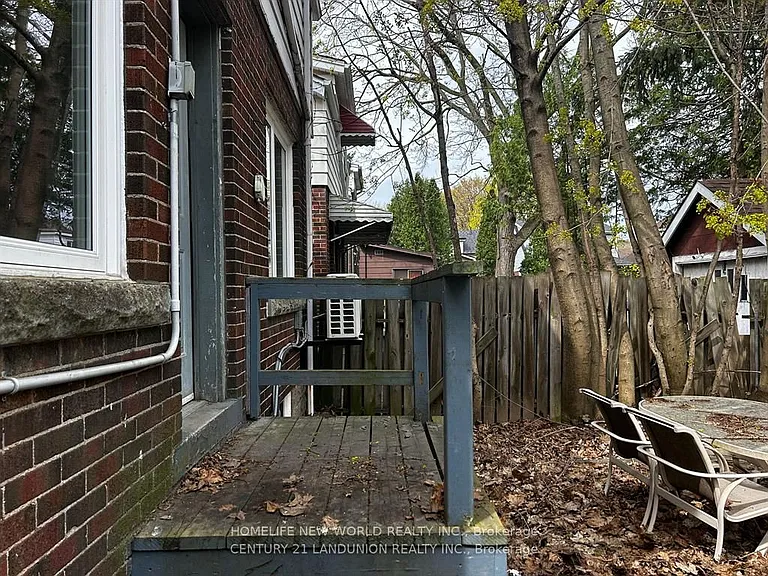 46 Arnold St #2-1 — Photo 28