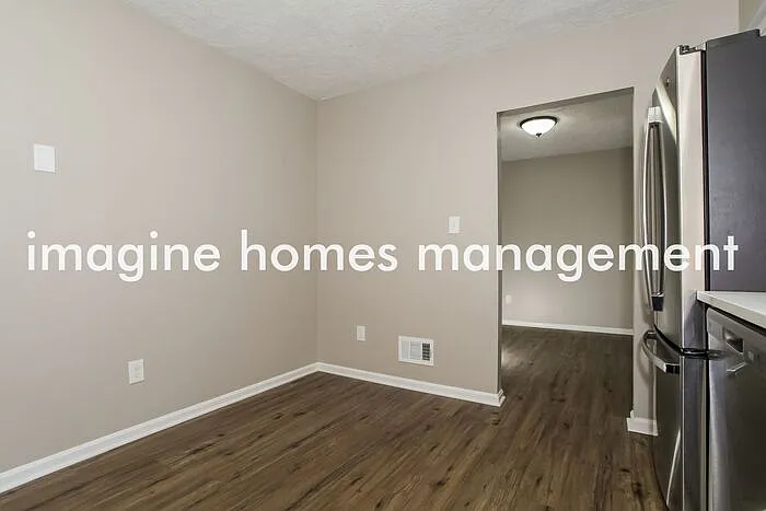 1409 Hilltree Dr — Photo 5