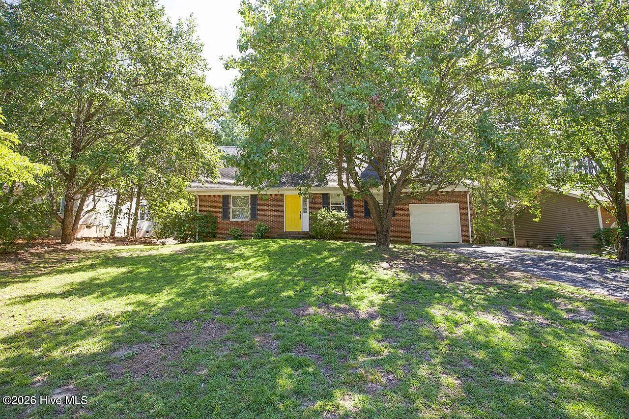 3 bed, 2.0 bath, $2,000 — Photo 2