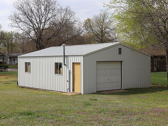 Large workshed/garage