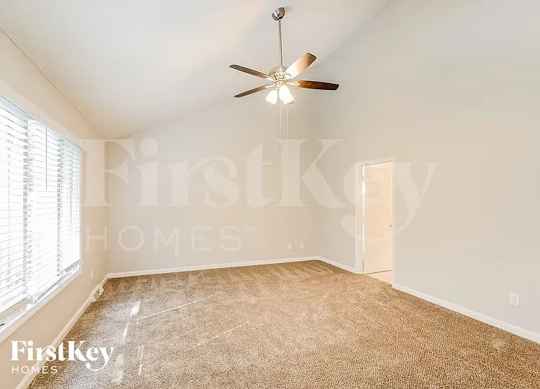 1510 Barry Oak Ct — Photo 8