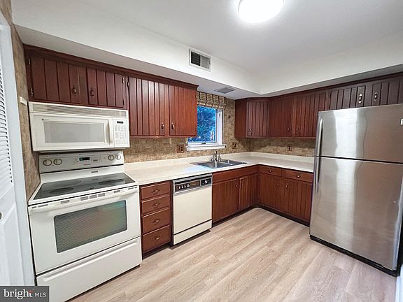 5th image of 79 Gunning Ln