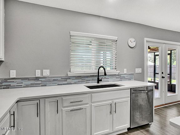4th image of 232 HERITAGE OAKS Drive