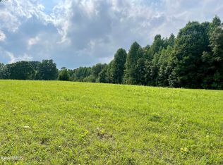 Milk Barn Ln, Cookeville, TN 38506