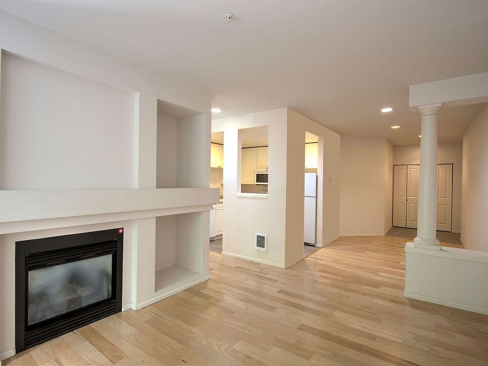 1st image of 4343 Roosevelt Way NE APT 205