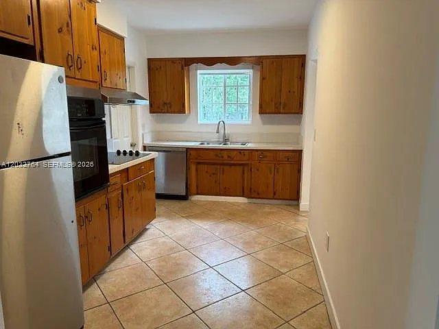 753 Navarre Ave — Photo 5