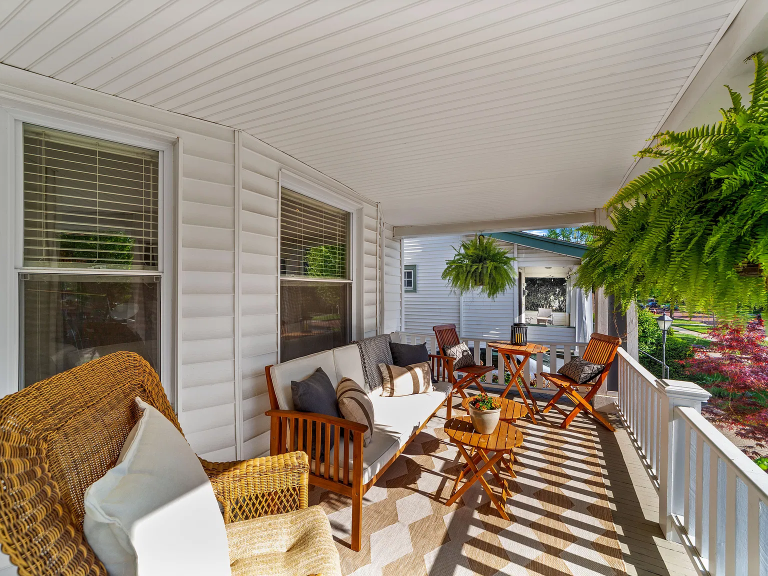 4 bed, 1.5 bath, 1832 sqft, $3,000 — Photo 3