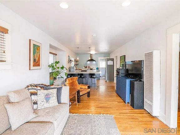 3rd image of 4777 35th St