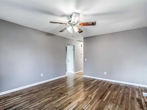 3rd image of 1465 Monopoly Dr