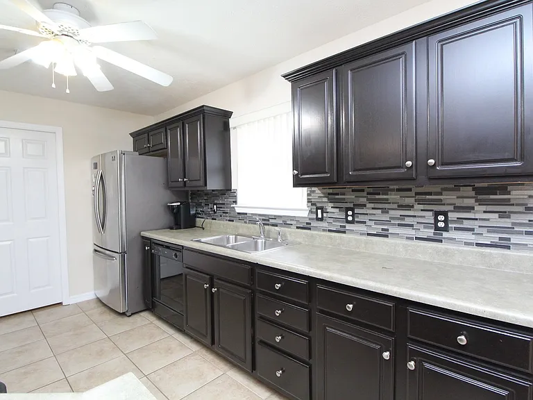 4150 Oak Pointe Dr — Photo 5