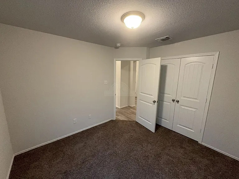 104 Green Jay Dr — Photo 6