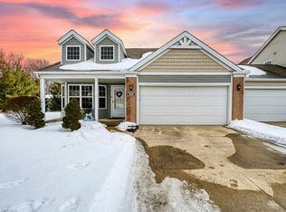 8569 Emerald Oval N, Olmsted Falls, OH 44138