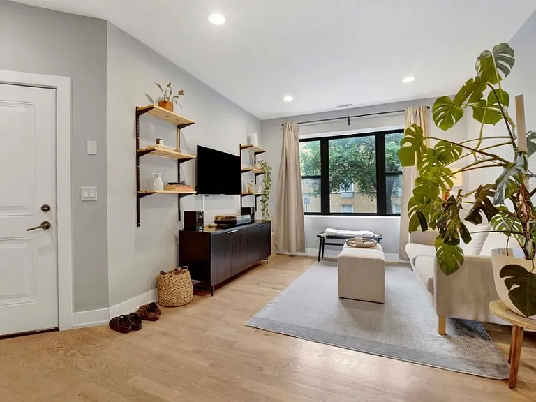 3802 W Altgeld St #301 — Photo 2