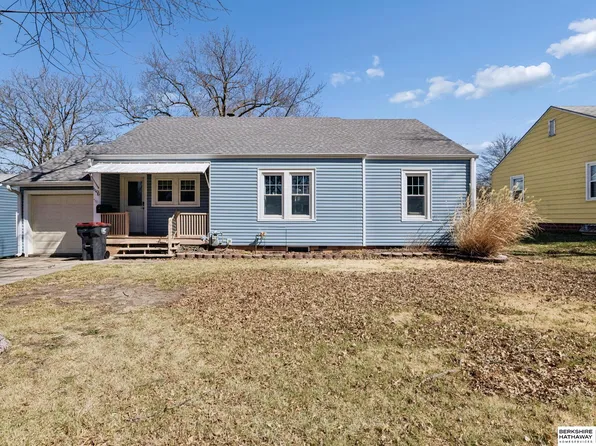 1106 N 8th St, Beatrice, NE 68310