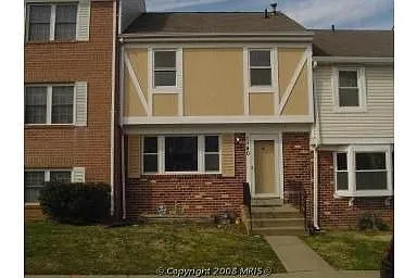 1140 James Madison Cir photo 1