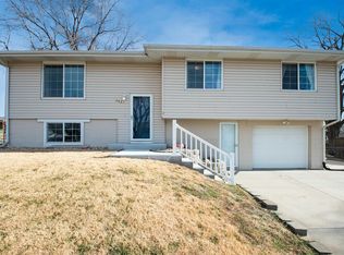 3821 N 211th St, Elkhorn, NE 68022