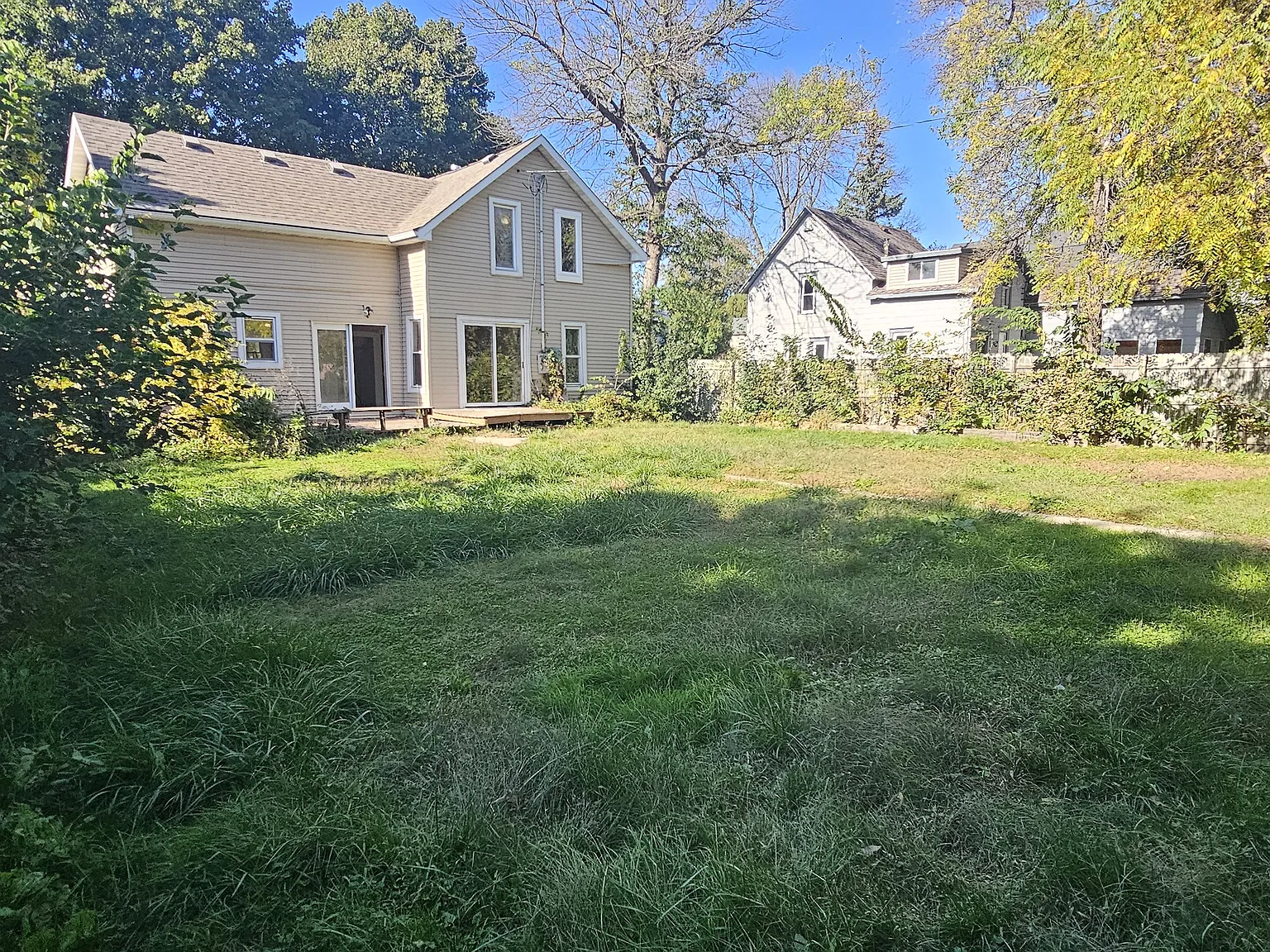 3 bed, 1905 sqft, $1,995 — Photo 2