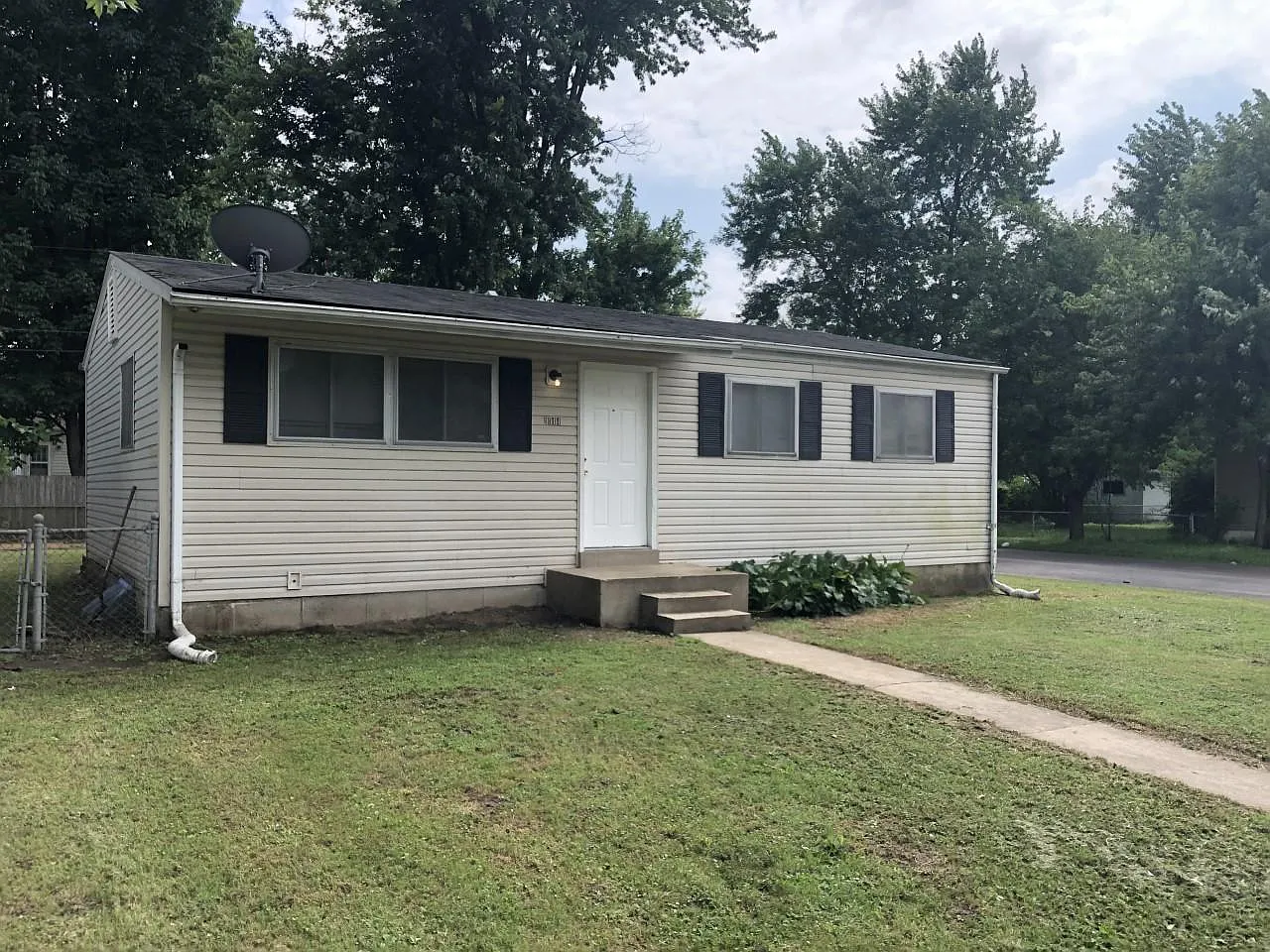 3 bed, 864 sqft, $1,250 — Photo 1