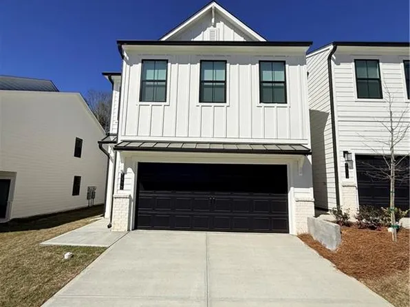 7329 Mulberry Trace Ln, Flowery Branch, GA 30542