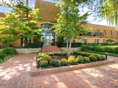 1220 Park Ave W APT 115, Highland Park, IL, 60035