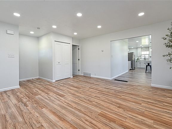 3rd image of 3718 Saxonburg Blvd