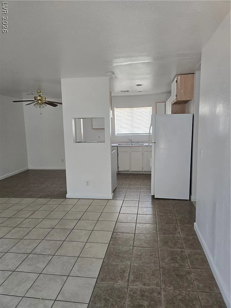2 bed, 2.0 bath, 3936 sqft, $1,250 — Photo 3