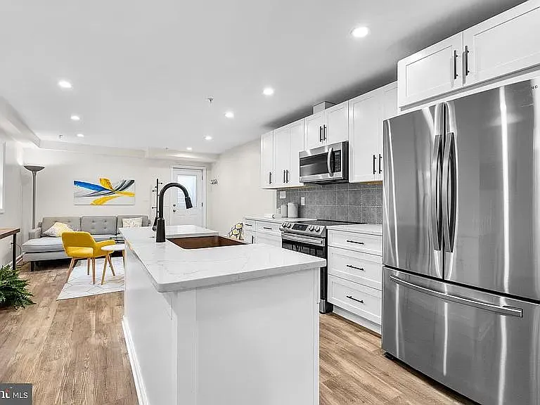 1 bed, 650 sqft, $2,300 — Photo 3