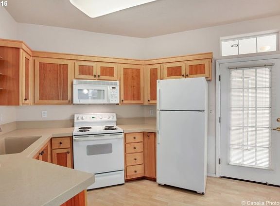 4th image of 1211 NE 64th Ln Unit 703