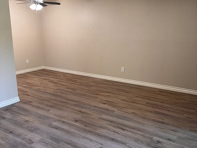 Tamarack Gardens Apartments — Photo 15